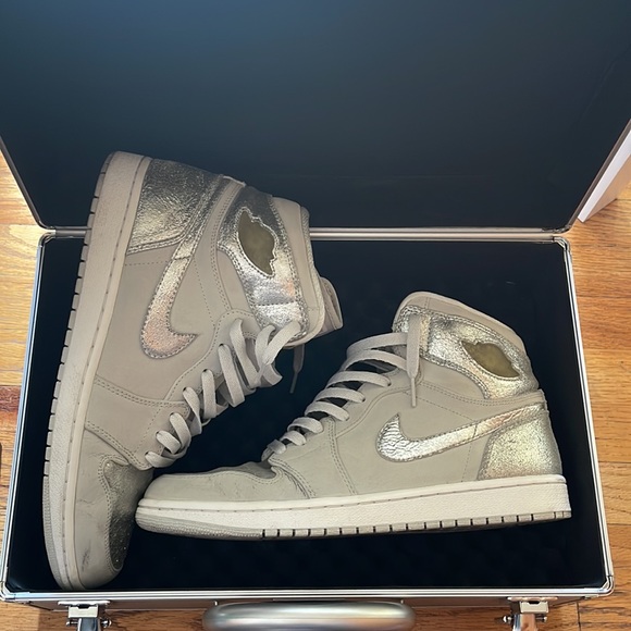 Jordan Other - Nike Air Jordan 1 Retro High Neutral Grey Size 11